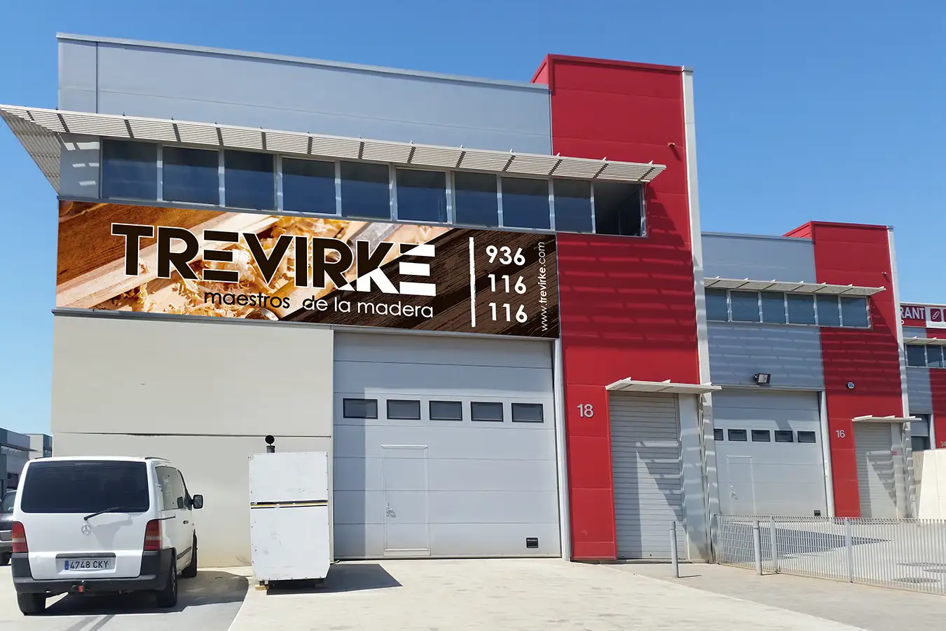 Lona gran formato para rotulo corporativo nave industrial Cervelló Barcelona